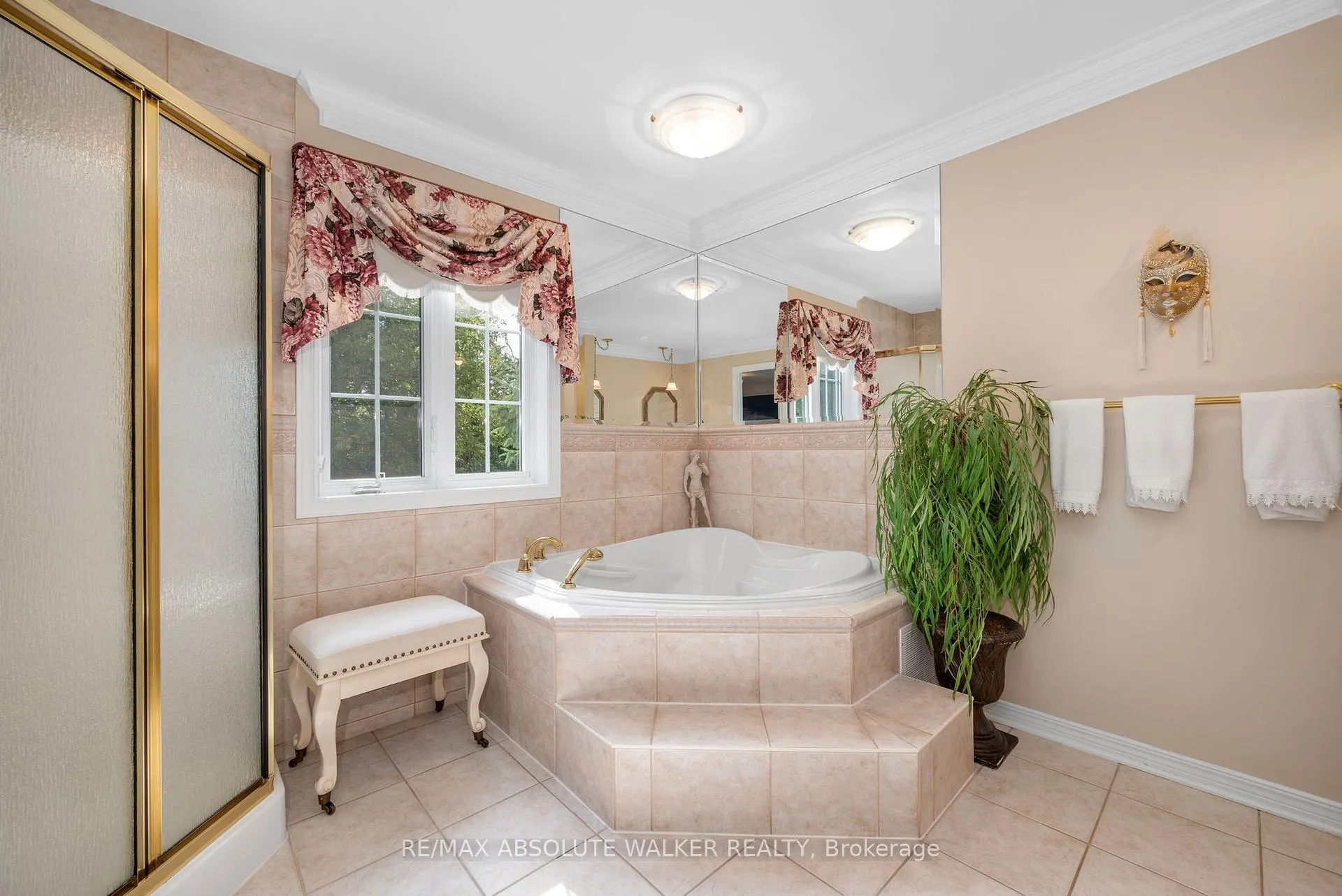 Photo 24 of 51 Borealis Crescent, Ottawa, Carson Meadows — HOMEH
