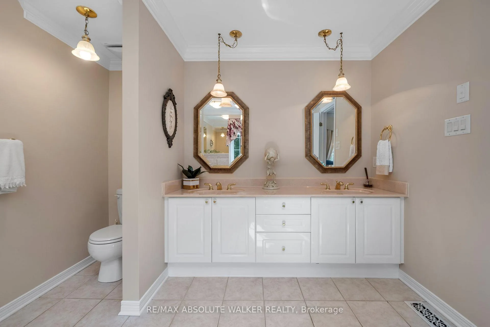 Photo 25 of 51 Borealis Crescent, Ottawa, Carson Meadows — HOMEH