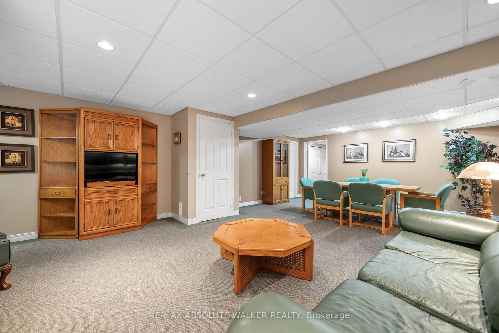 Photo 33 of 51 Borealis Crescent, Ottawa, Carson Meadows — HOMEH