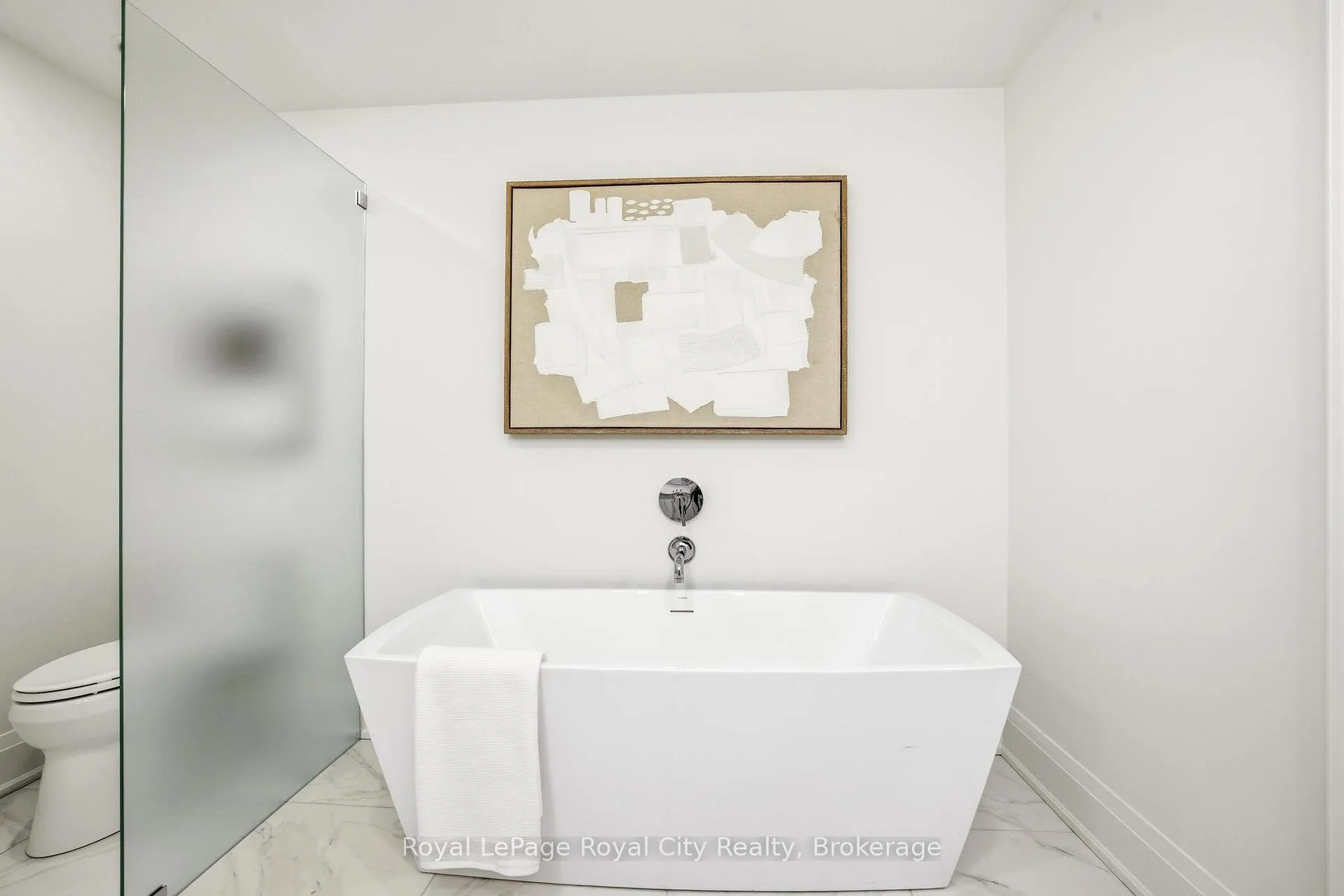 Photo 23 of Unit 211, 6523 Wellington 7 Road, Centre Wellington, Elora/Salem — HOMEH