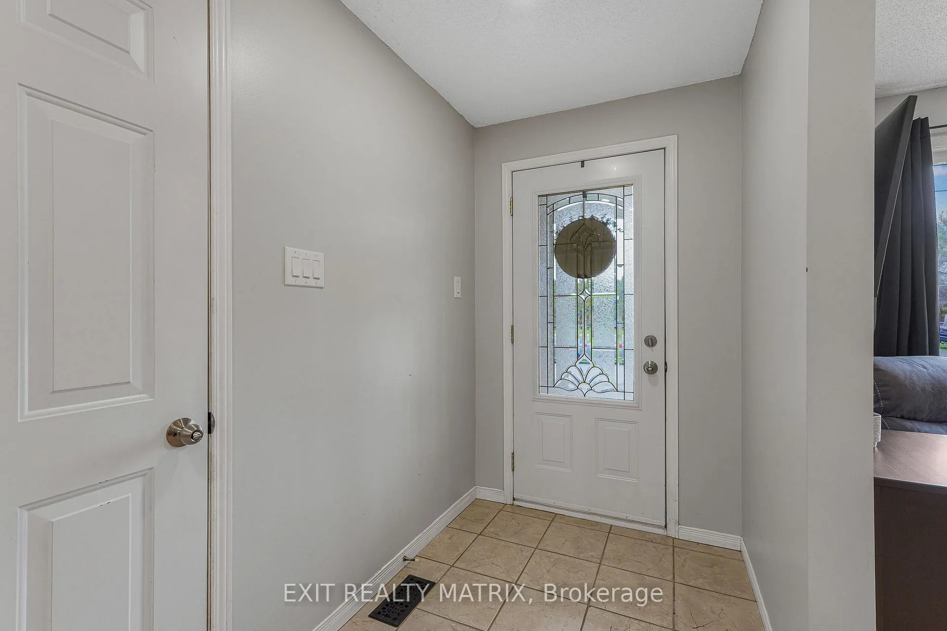 Photo 3 of Unit B, 2 Gloss Street, North Stormont, North Stormont (Finch) Twp — HOMEH
