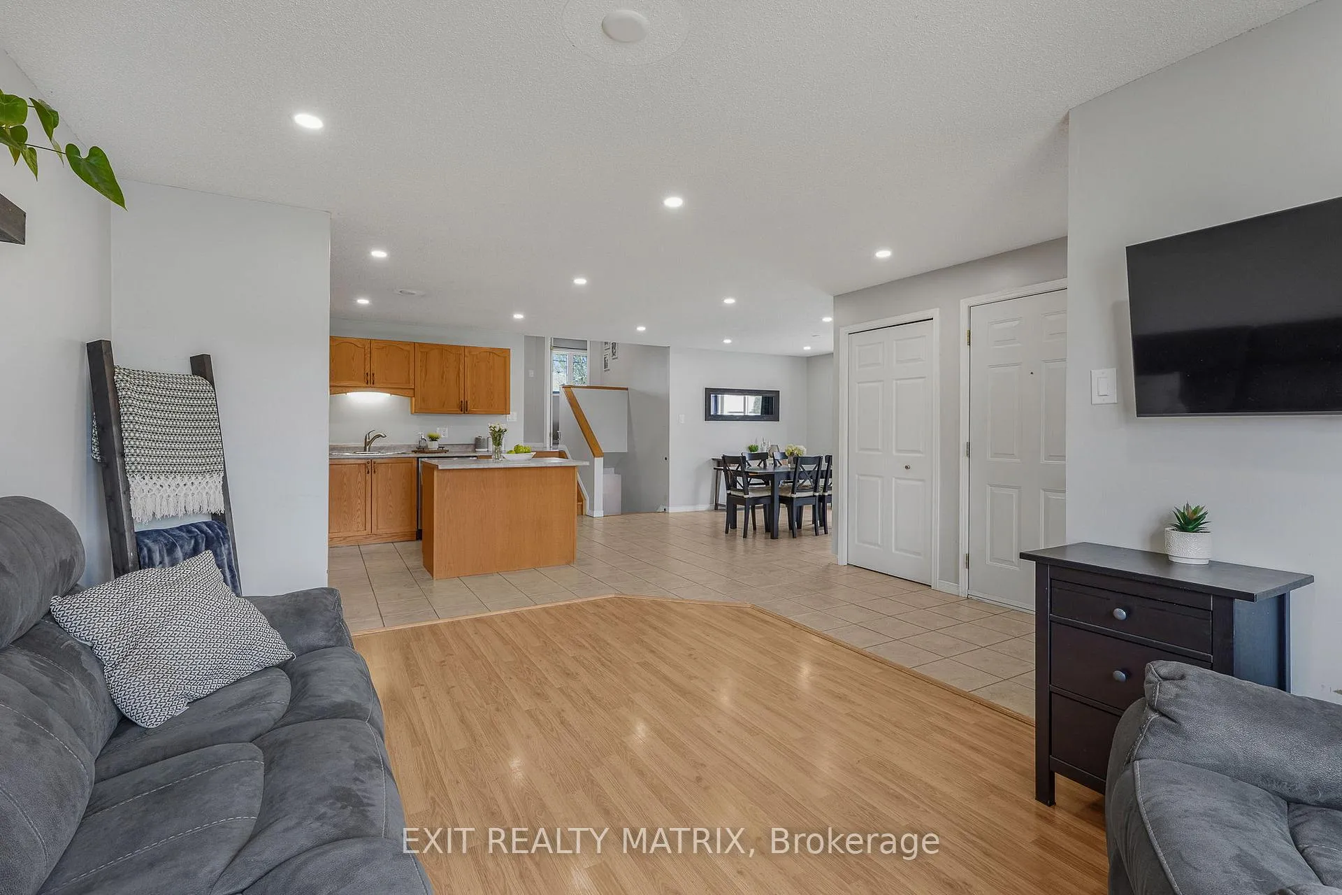 Photo 6 of Unit B, 2 Gloss Street, North Stormont, North Stormont (Finch) Twp — HOMEH