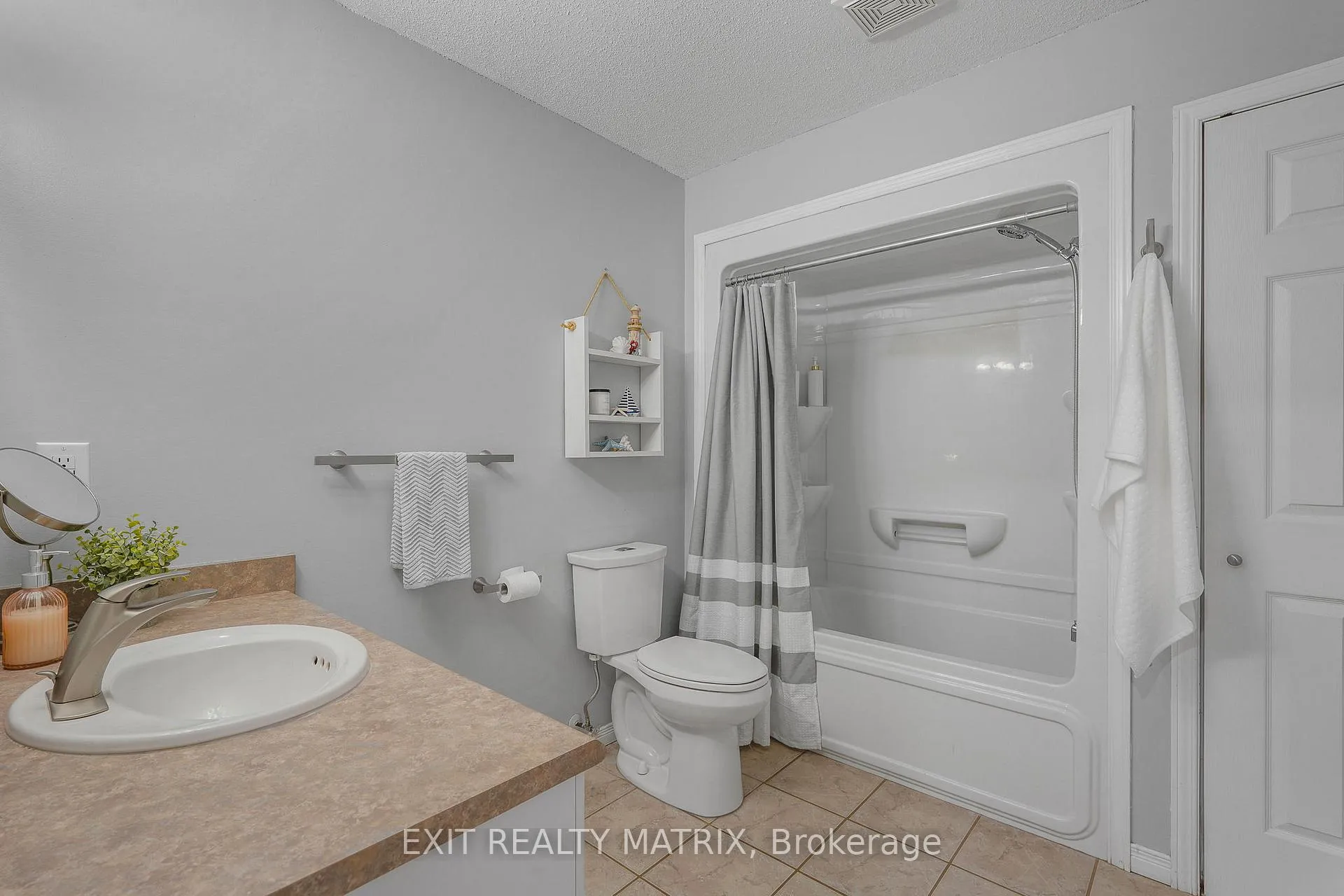 Photo 15 of Unit B, 2 Gloss Street, North Stormont, North Stormont (Finch) Twp — HOMEH