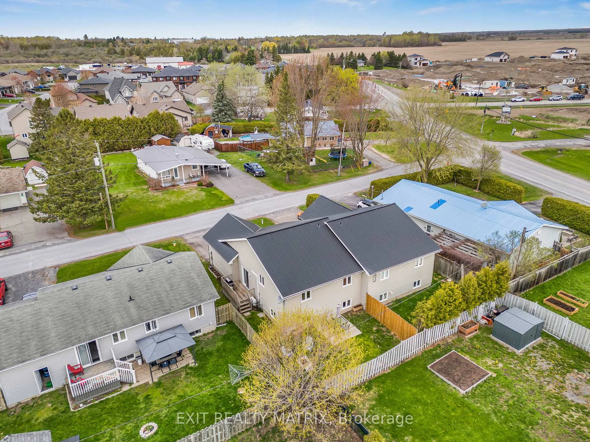Photo 30 of Unit B, 2 Gloss Street, North Stormont, North Stormont (Finch) Twp — HOMEH