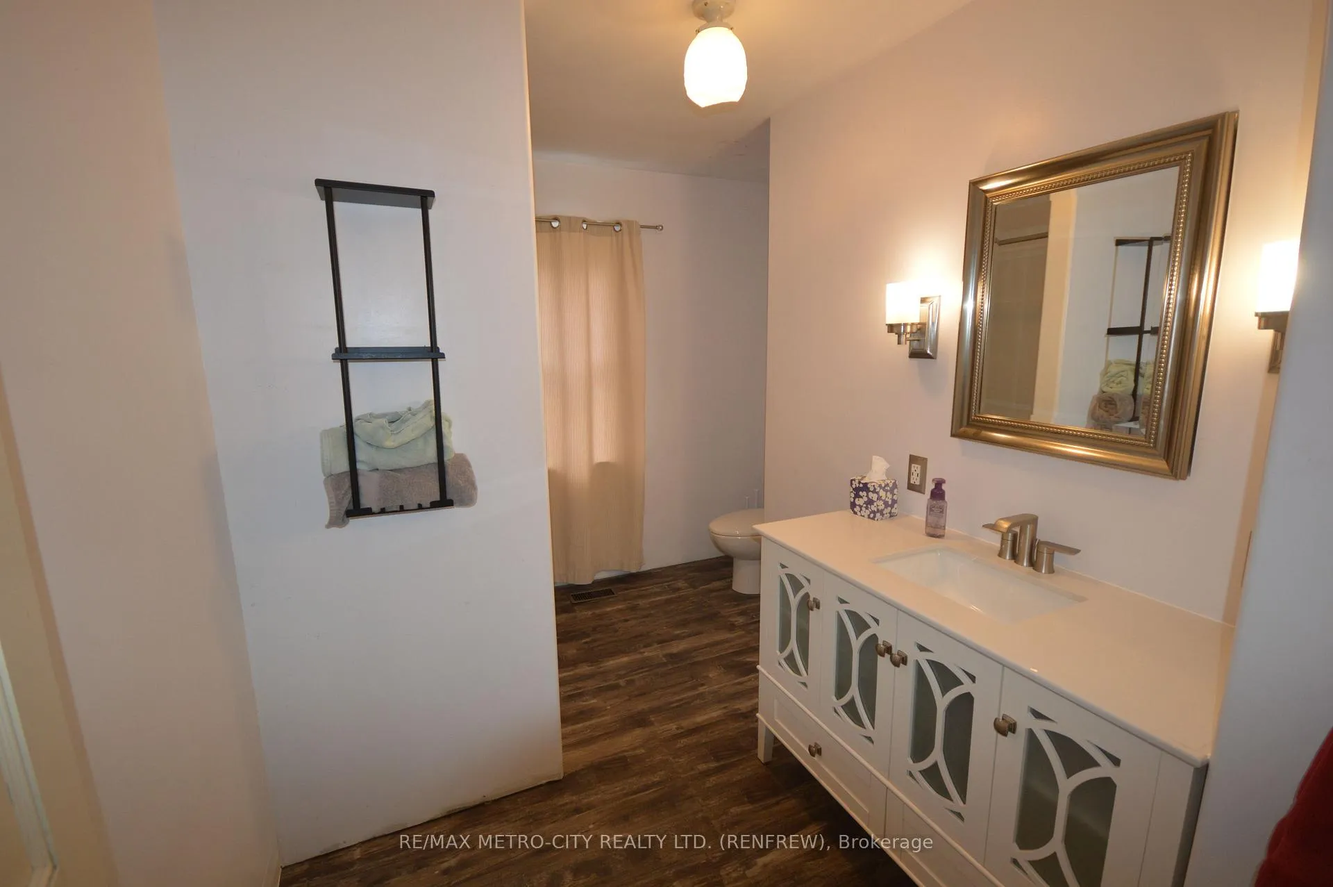 Photo 7 of 143 Munroe Avenue W, Renfrew — HOMEH