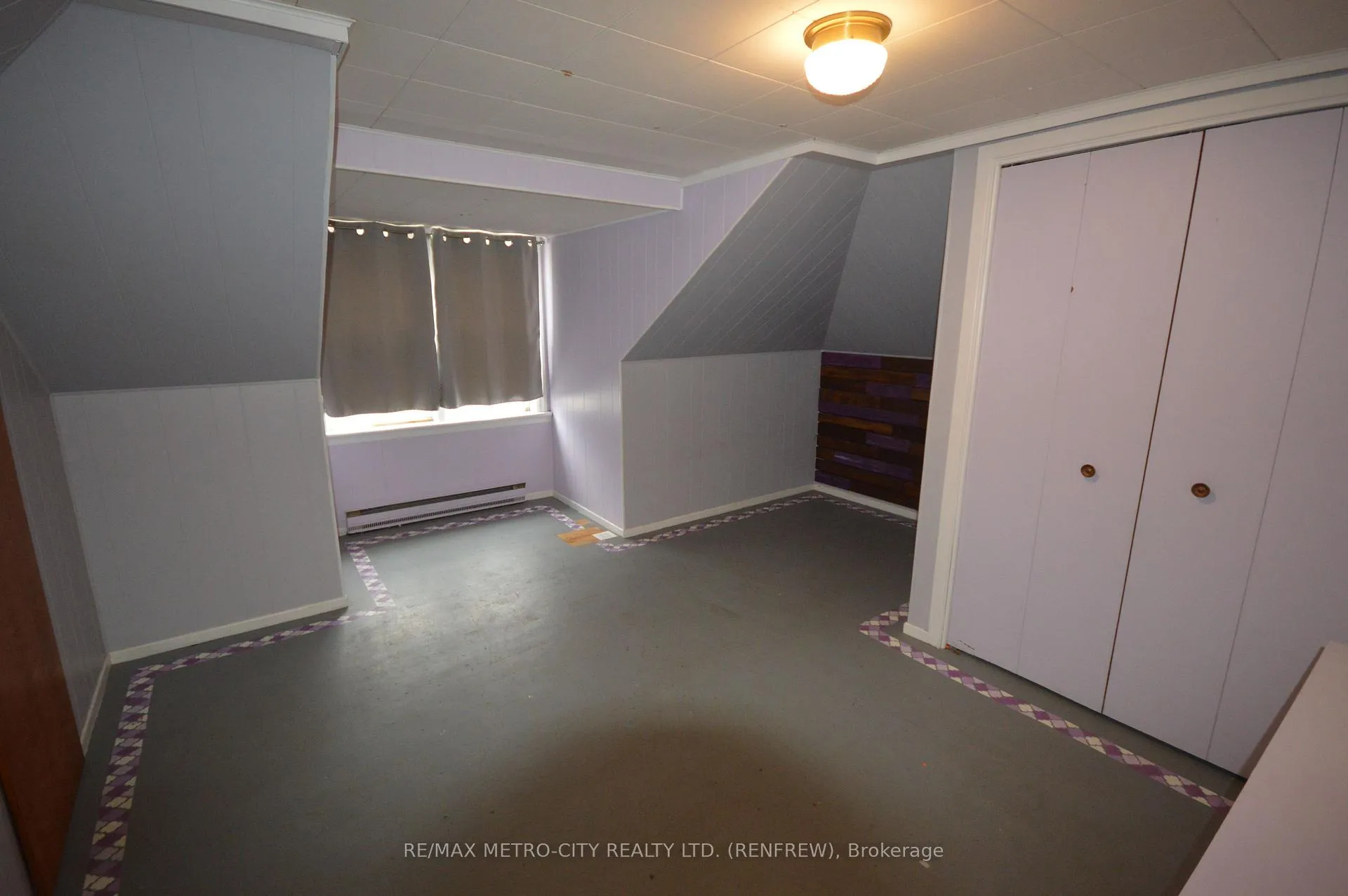 Photo 10 of 143 Munroe Avenue W, Renfrew — HOMEH