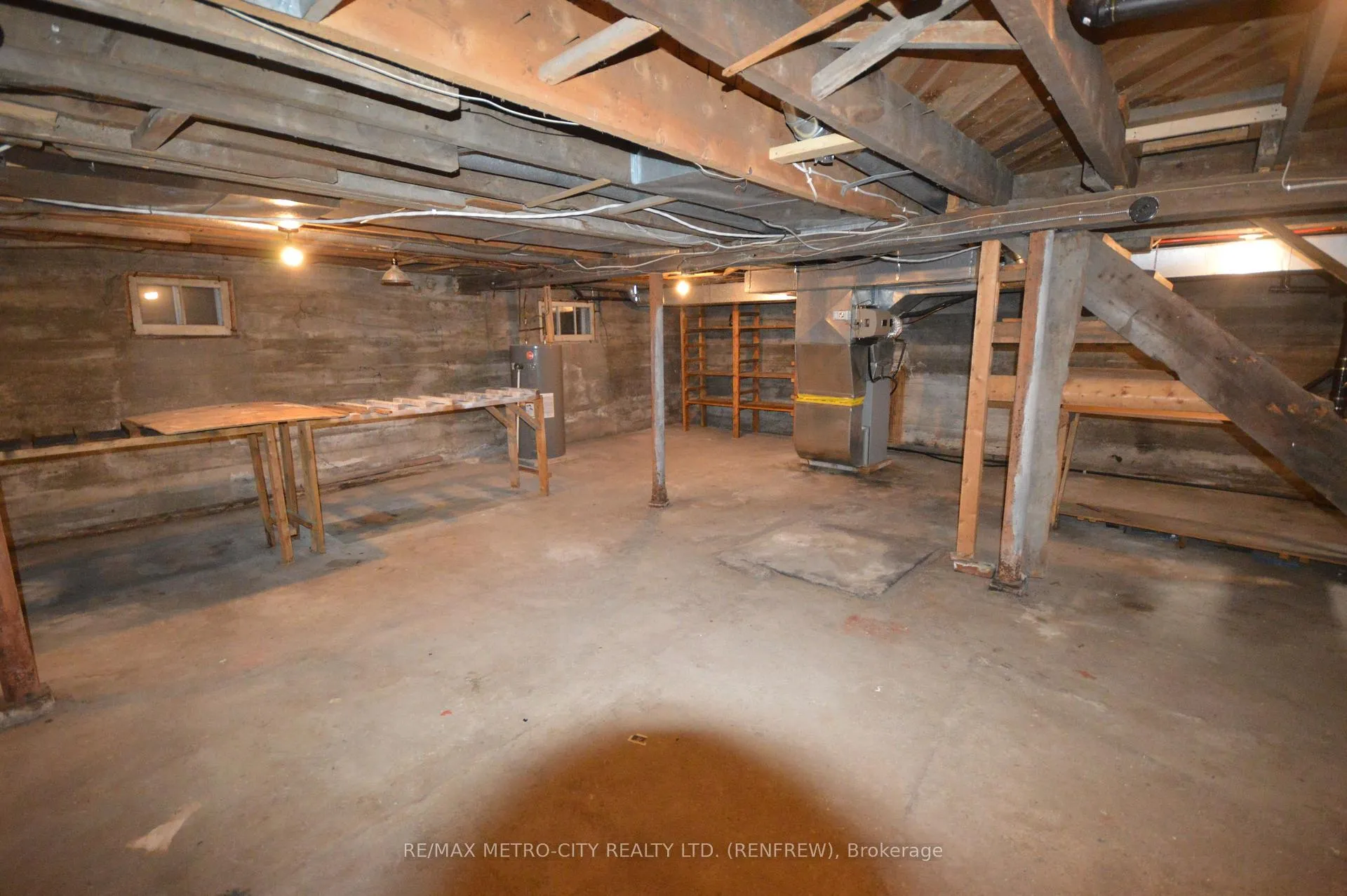 Photo 12 of 143 Munroe Avenue W, Renfrew — HOMEH