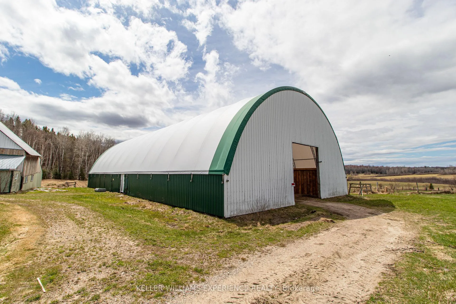 Photo 11 of 744 Trunk Road, Bonfield — HOMEH