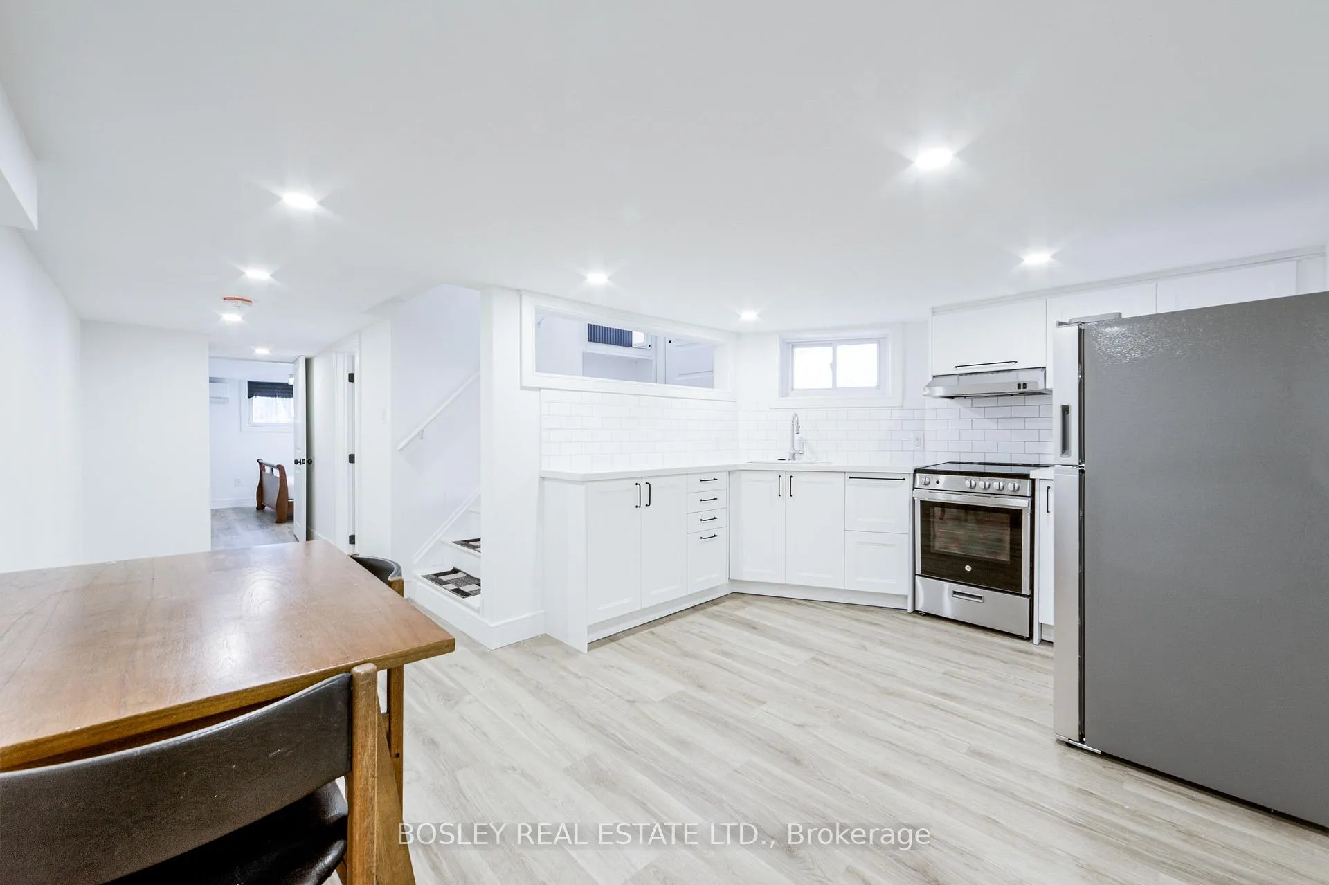 Photo 3 of Unit UNIT A, 13 Ravina Crescent, Toronto, Blake-Jones — HOMEH