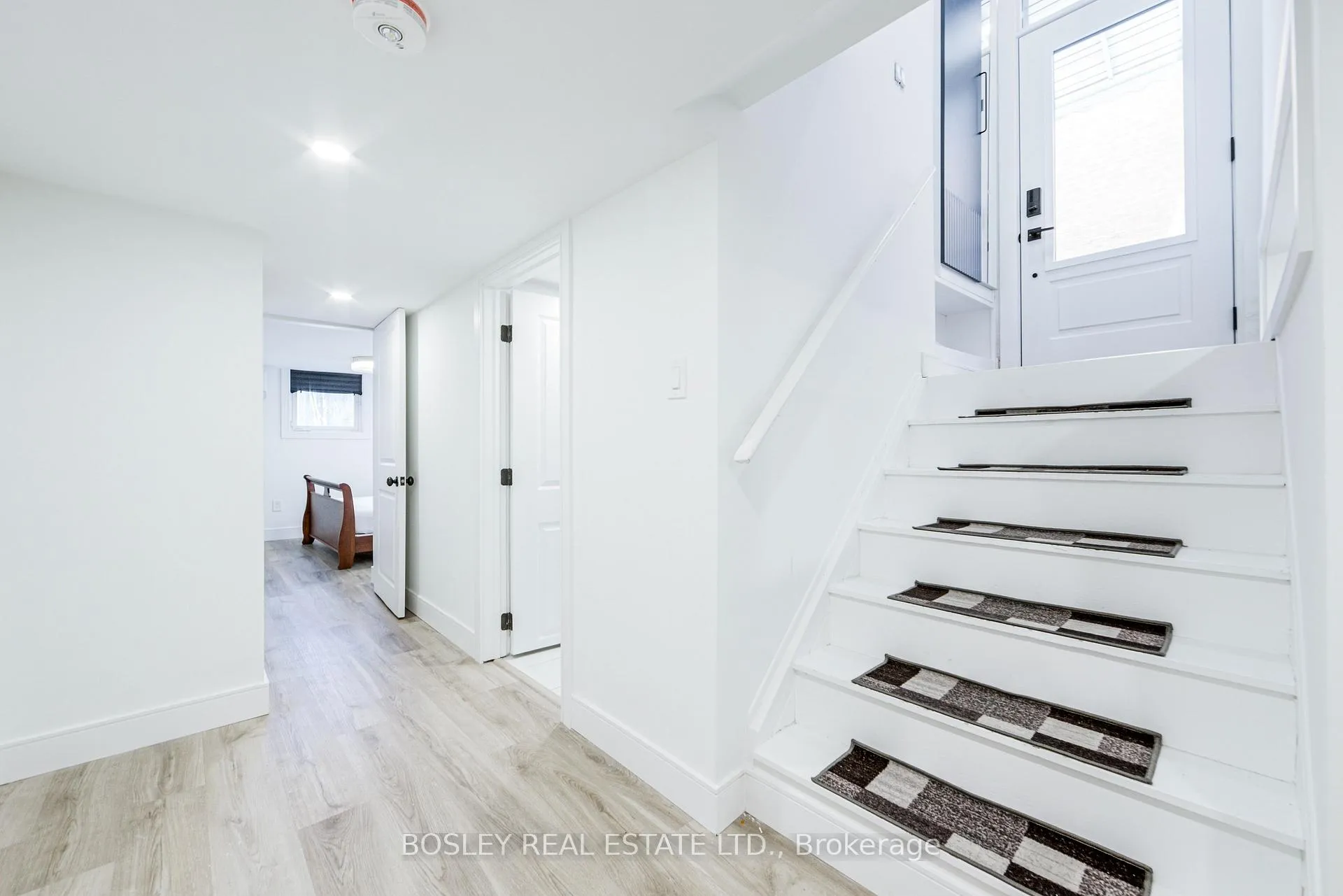 Photo 6 of Unit UNIT A, 13 Ravina Crescent, Toronto, Blake-Jones — HOMEH