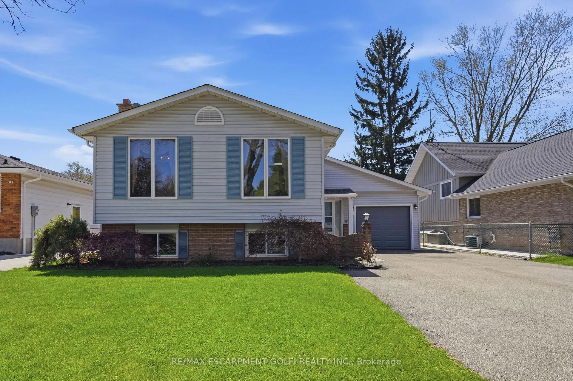 Photo 1 of 13 Fallingbrook Drive, Pelham, Fonthill — HOMEH