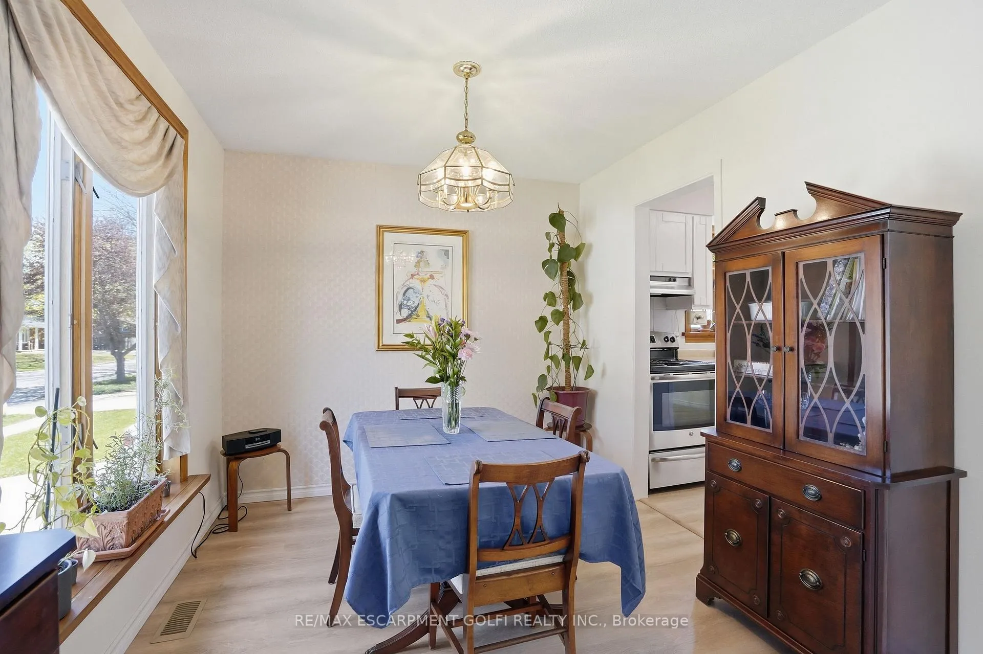 Photo 6 of 13 Fallingbrook Drive, Pelham, Fonthill — HOMEH