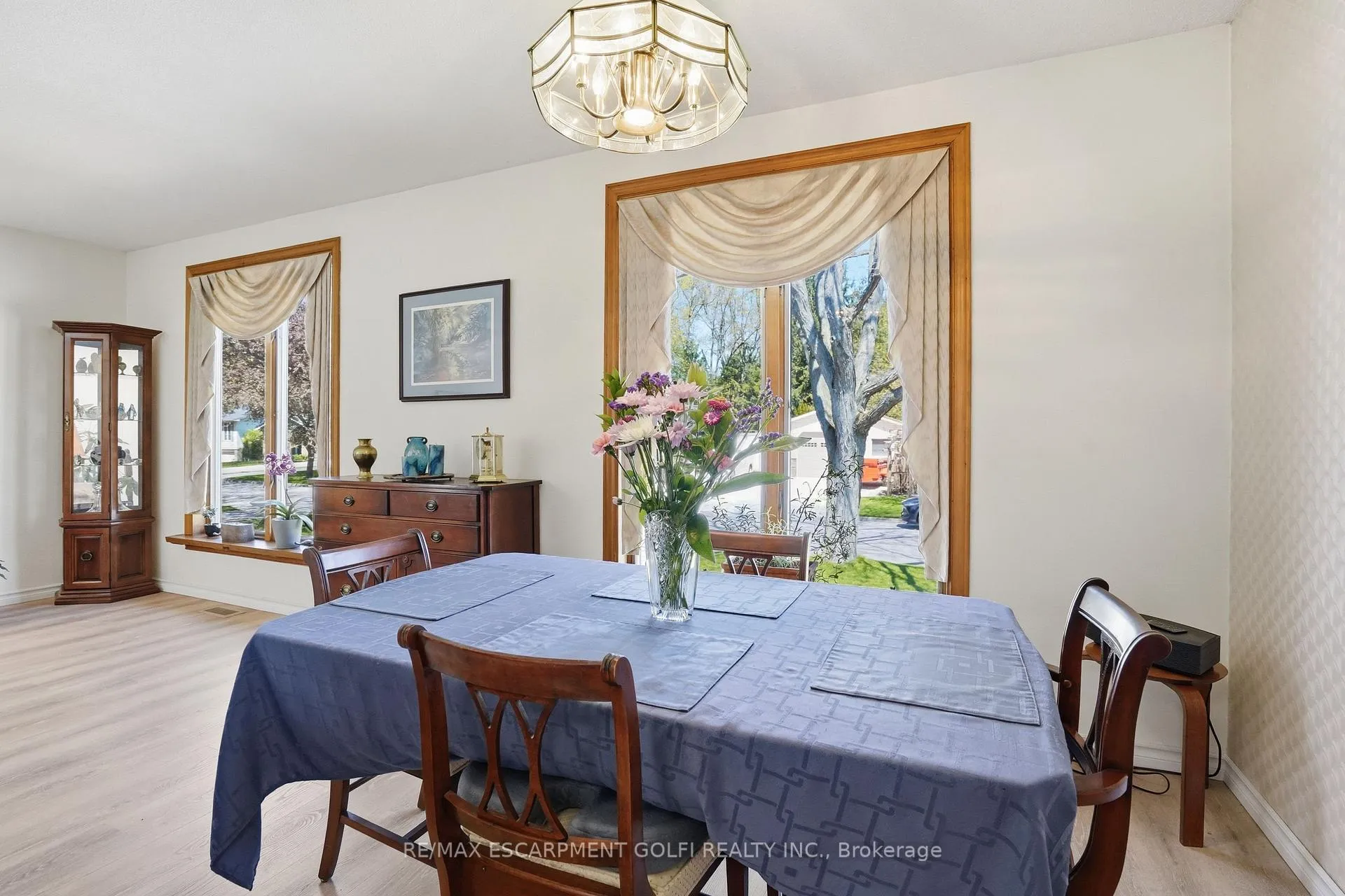 Photo 7 of 13 Fallingbrook Drive, Pelham, Fonthill — HOMEH