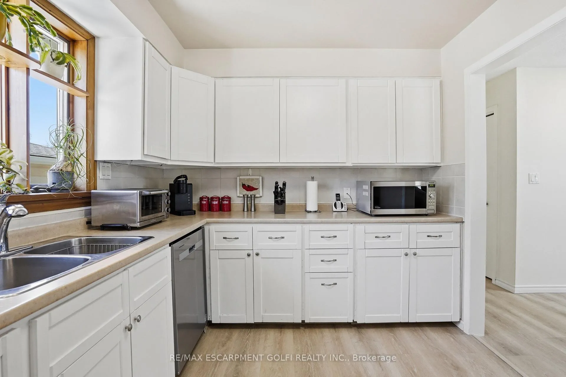 Photo 8 of 13 Fallingbrook Drive, Pelham, Fonthill — HOMEH