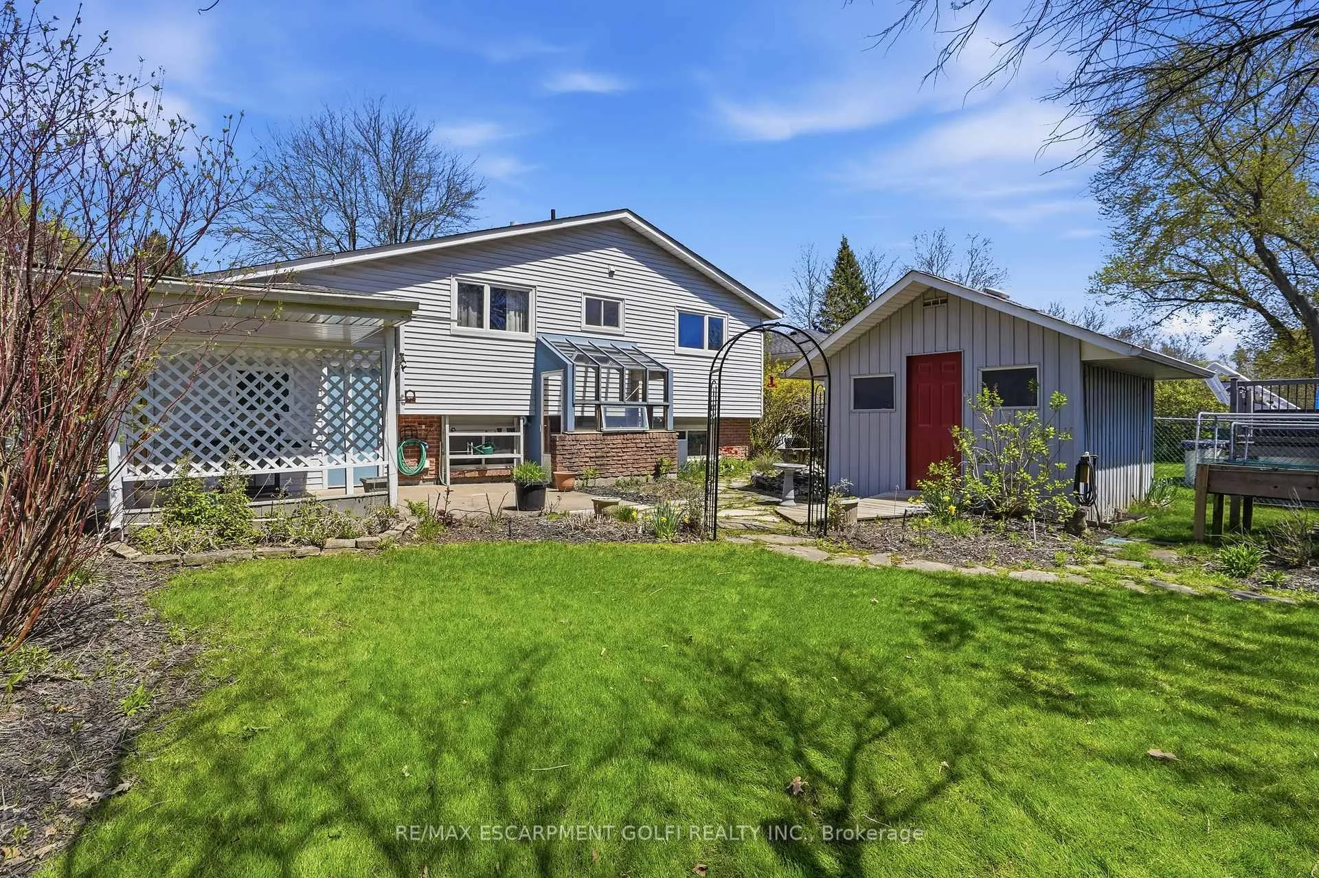 Photo 26 of 13 Fallingbrook Drive, Pelham, Fonthill — HOMEH