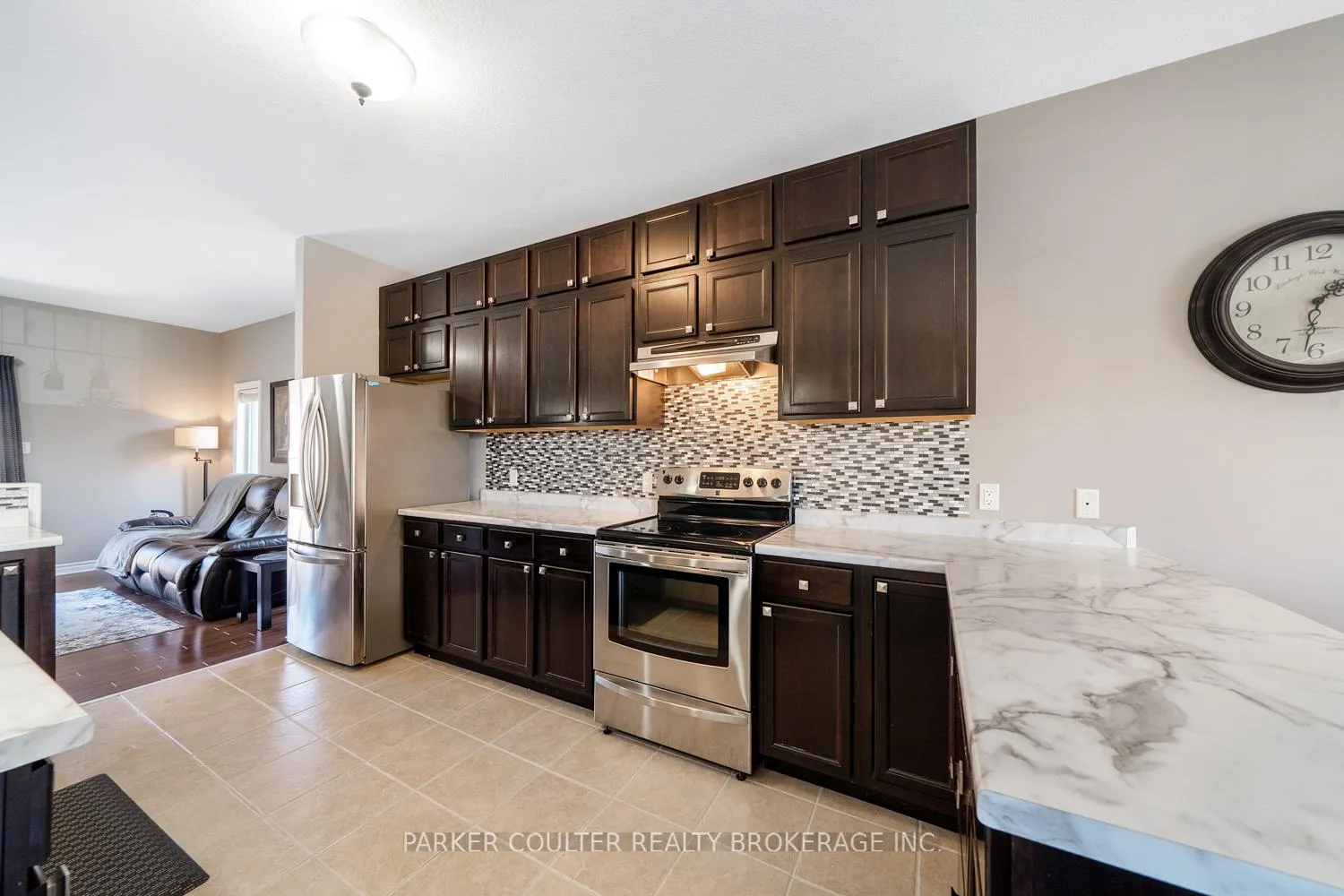 Photo 11 of 219 Centre Street, Clearview, Stayner — HOMEH