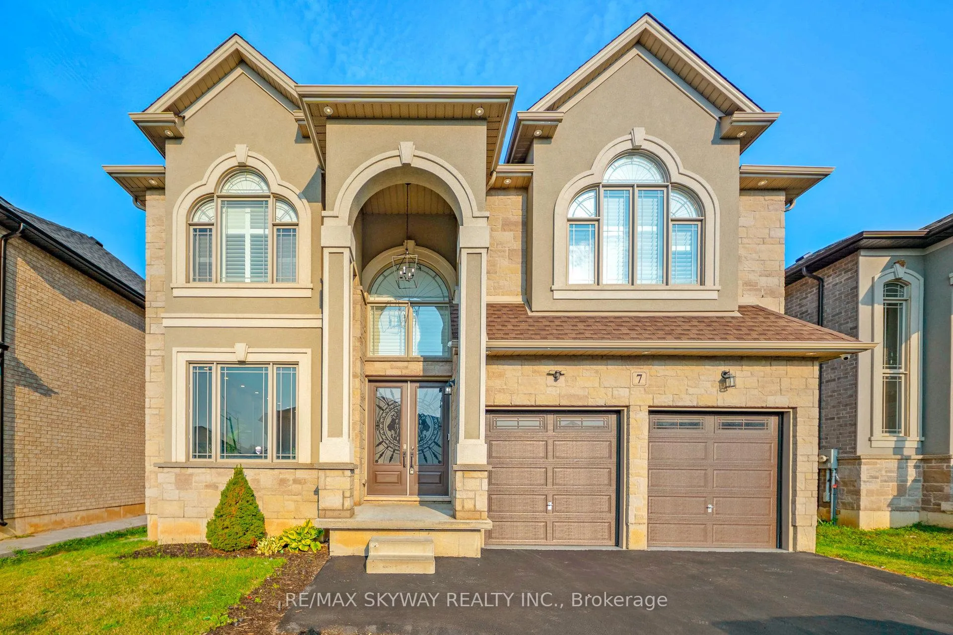 Front of 7 Riesling Court