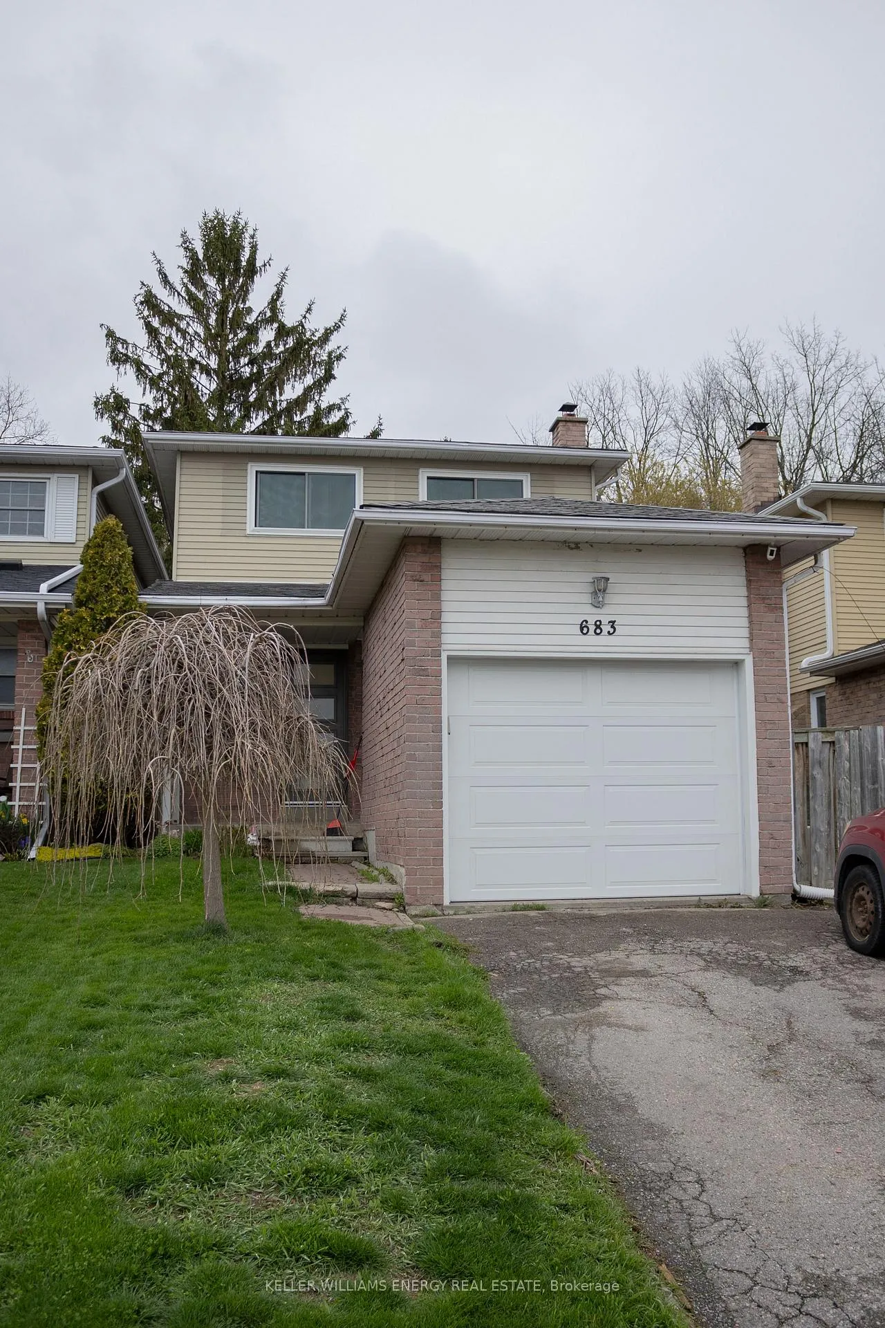Front of 683 Grandview Drive
