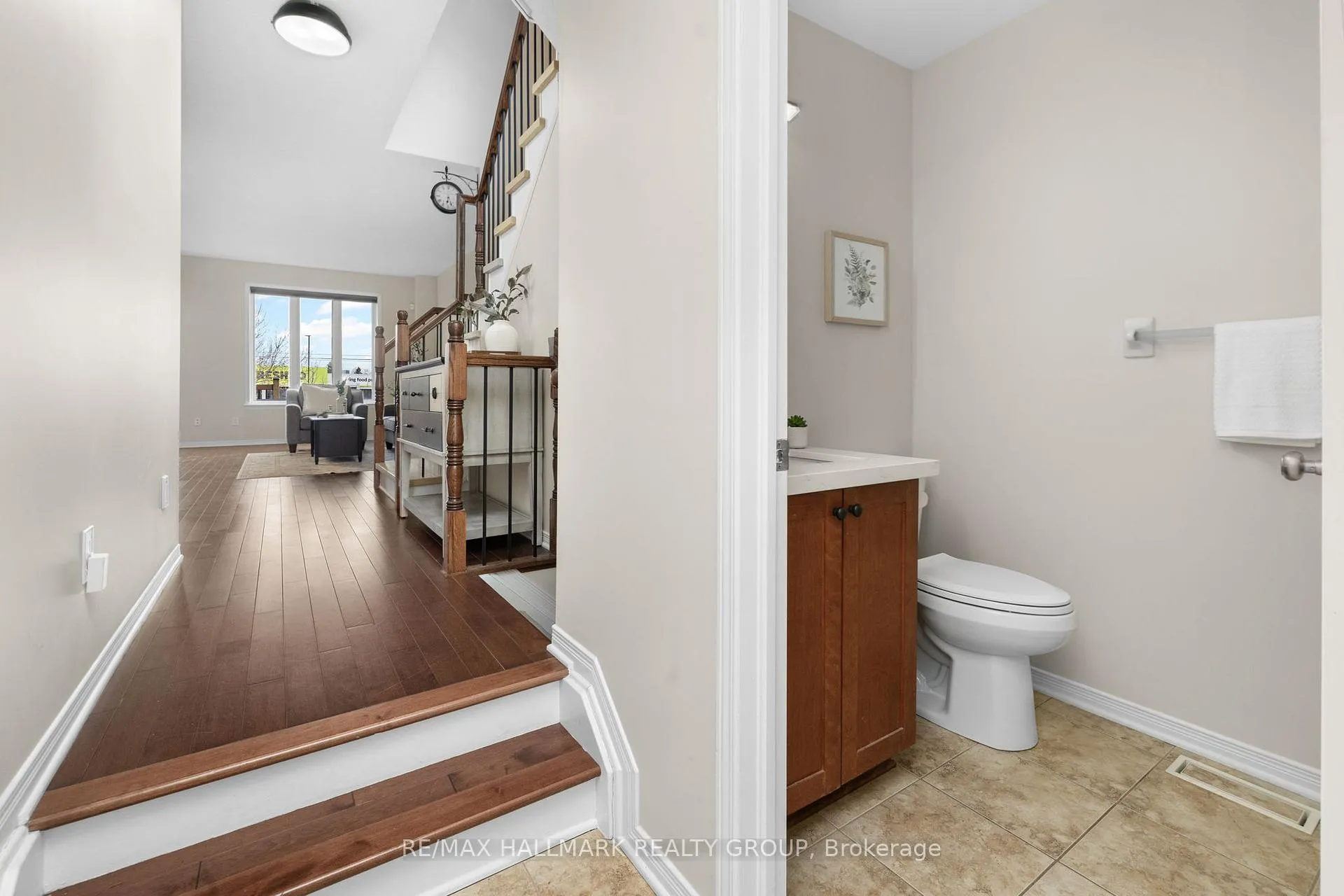 Photo 4 of 610 Everlasting Crescent, Ottawa, Springridge/East Village — HOMEH