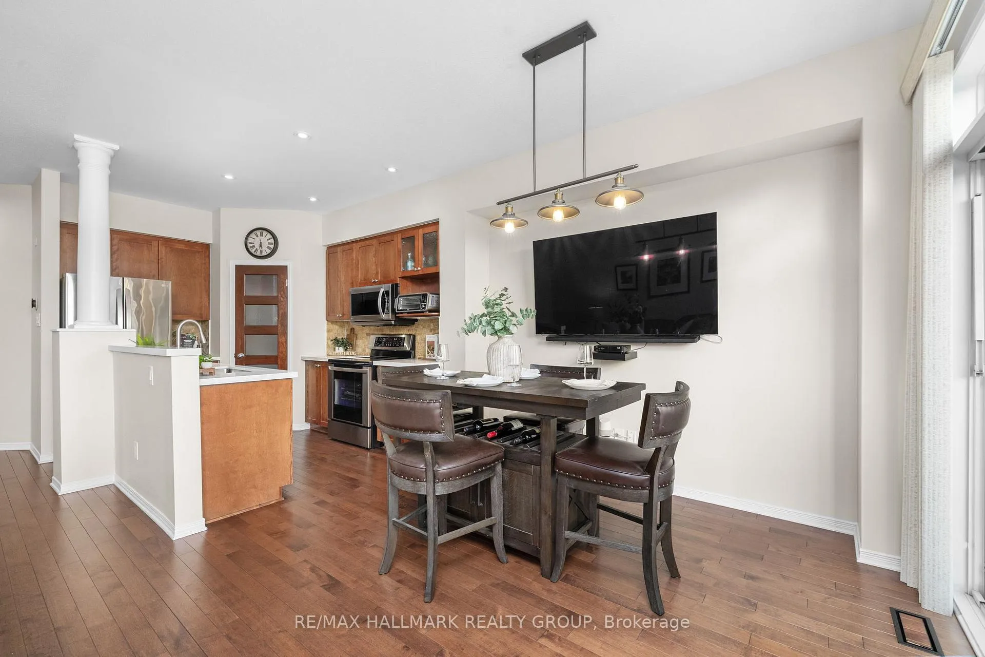 Photo 11 of 610 Everlasting Crescent, Ottawa, Springridge/East Village — HOMEH