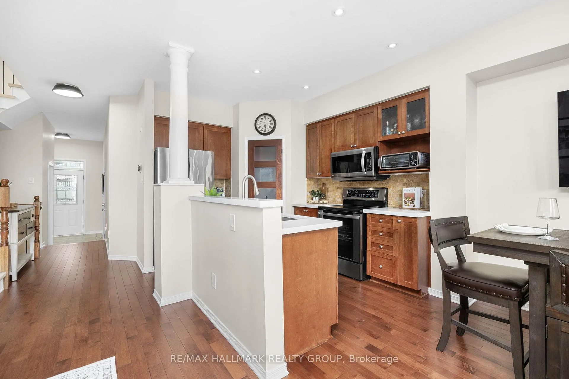 Photo 13 of 610 Everlasting Crescent, Ottawa, Springridge/East Village — HOMEH