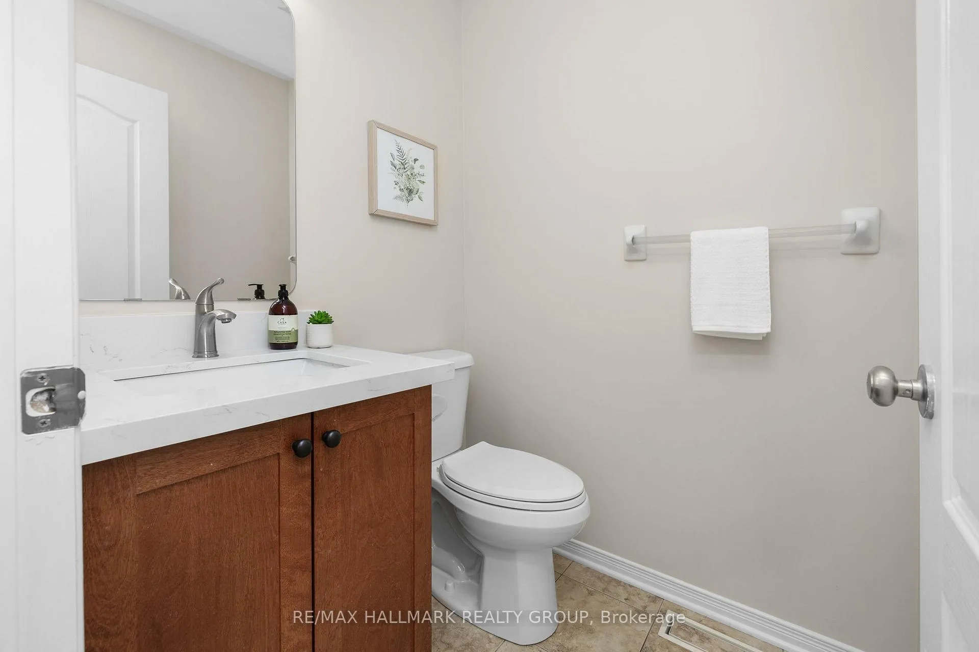 Photo 20 of 610 Everlasting Crescent, Ottawa, Springridge/East Village — HOMEH