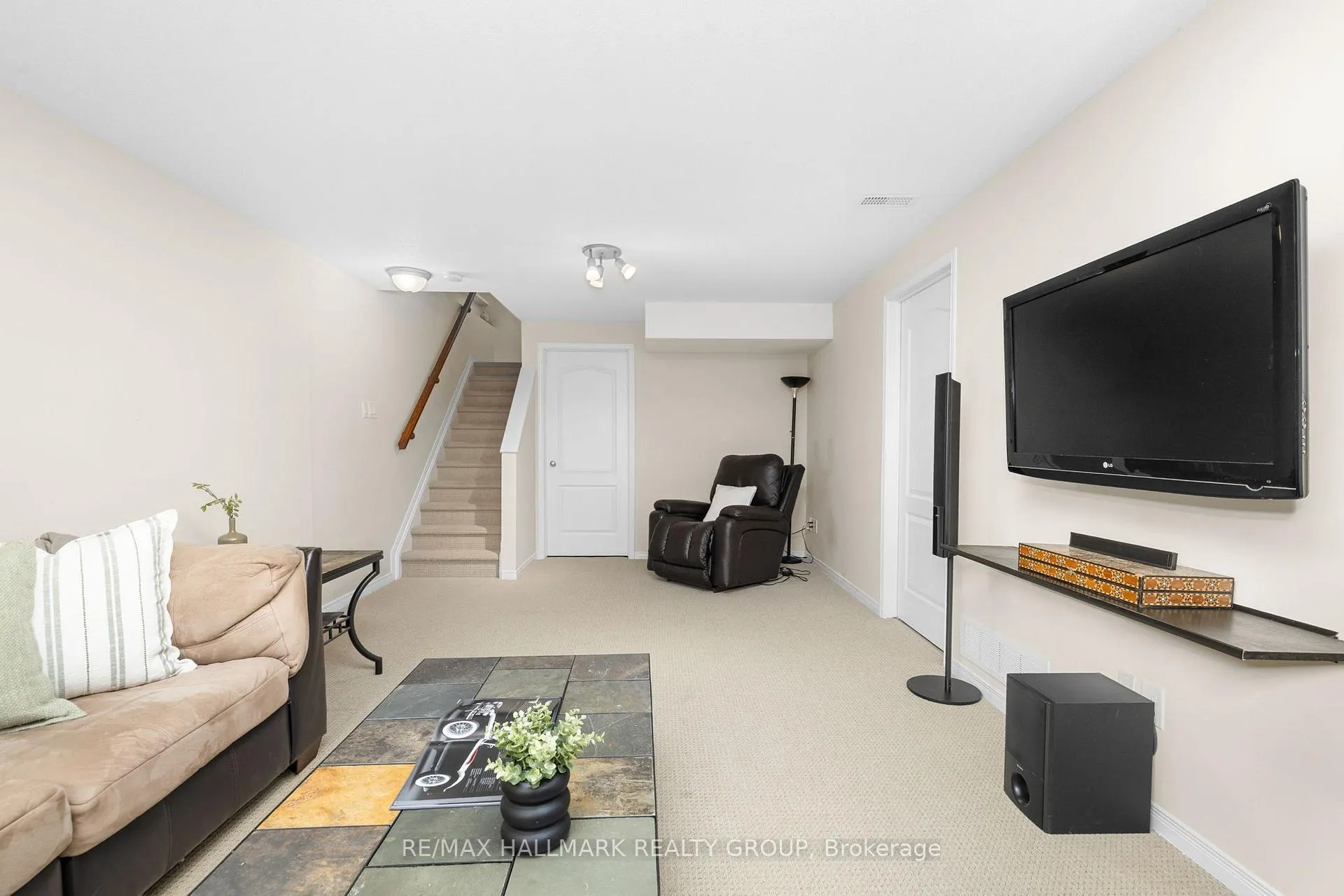 Photo 38 of 610 Everlasting Crescent, Ottawa, Springridge/East Village — HOMEH