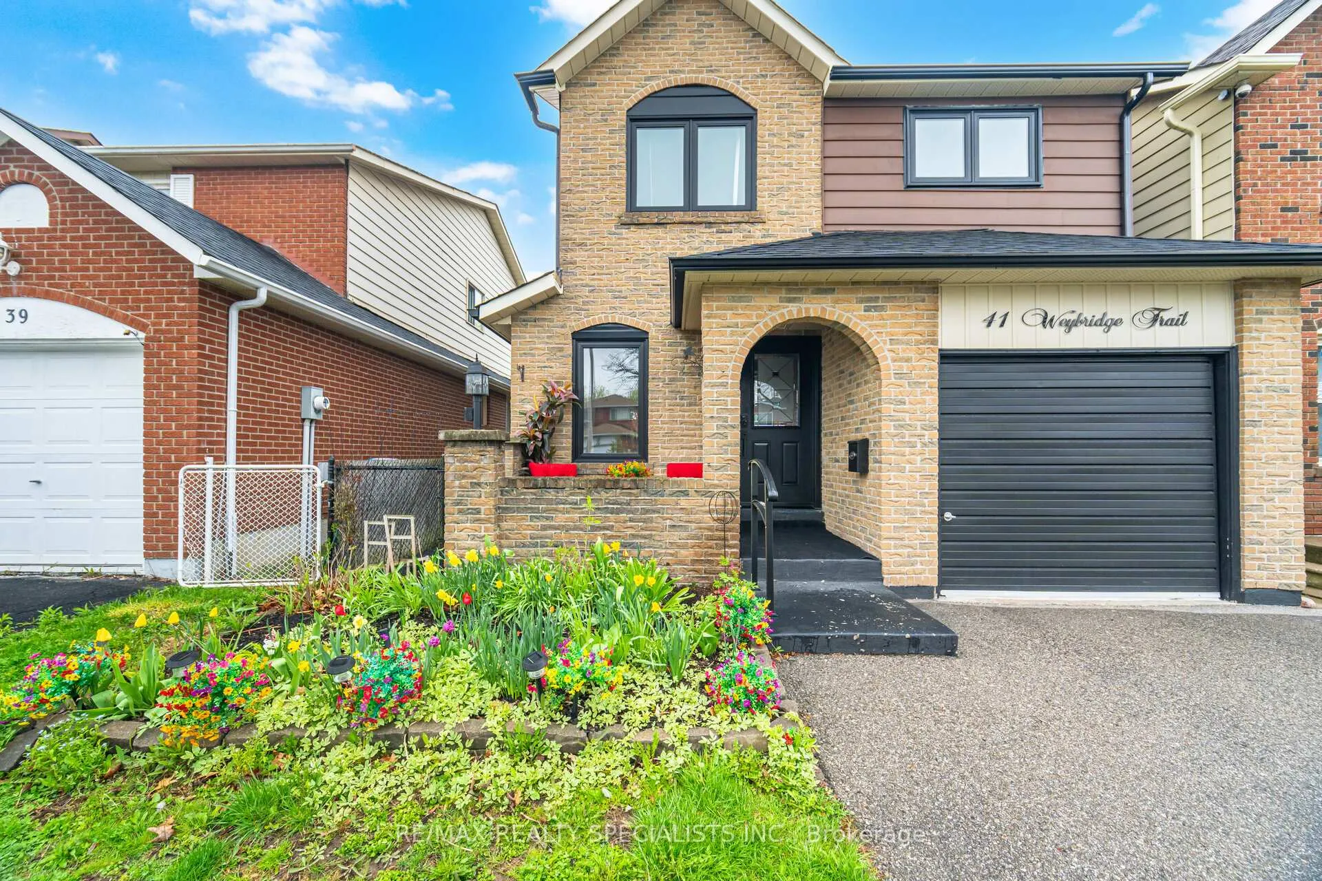 Photo 2 of 41 Weybridge Trail, Brampton, Madoc — HOMEH