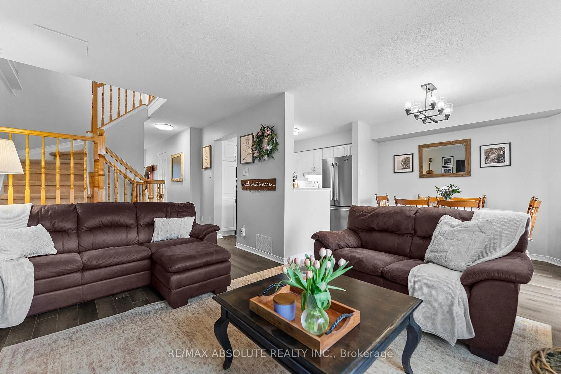 Photo 5 of 355 Fairbrooke Court, Arnprior — HOMEH