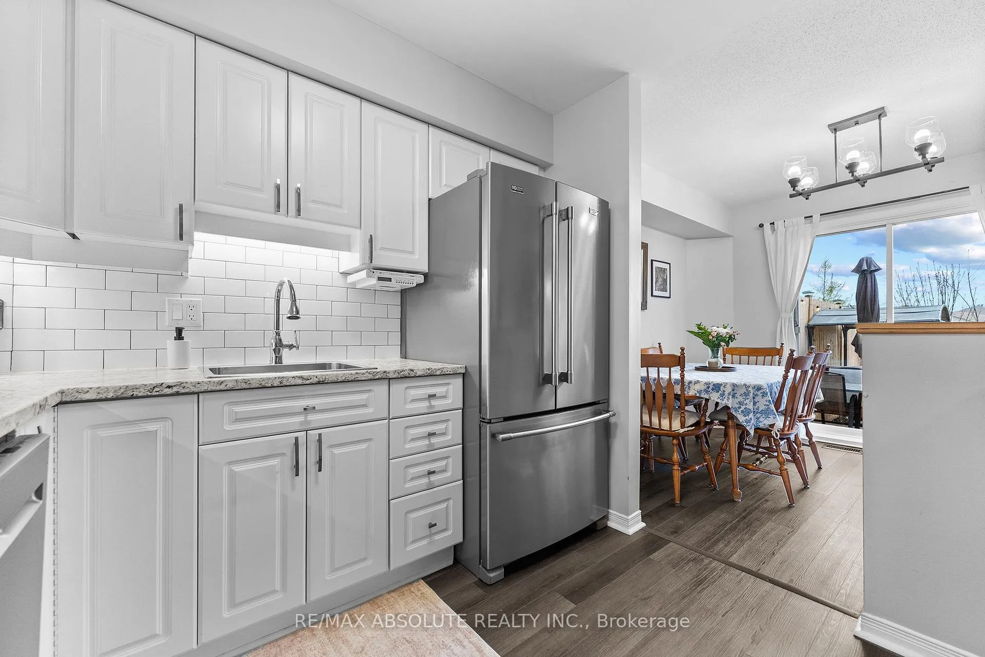 Photo 8 of 355 Fairbrooke Court, Arnprior — HOMEH