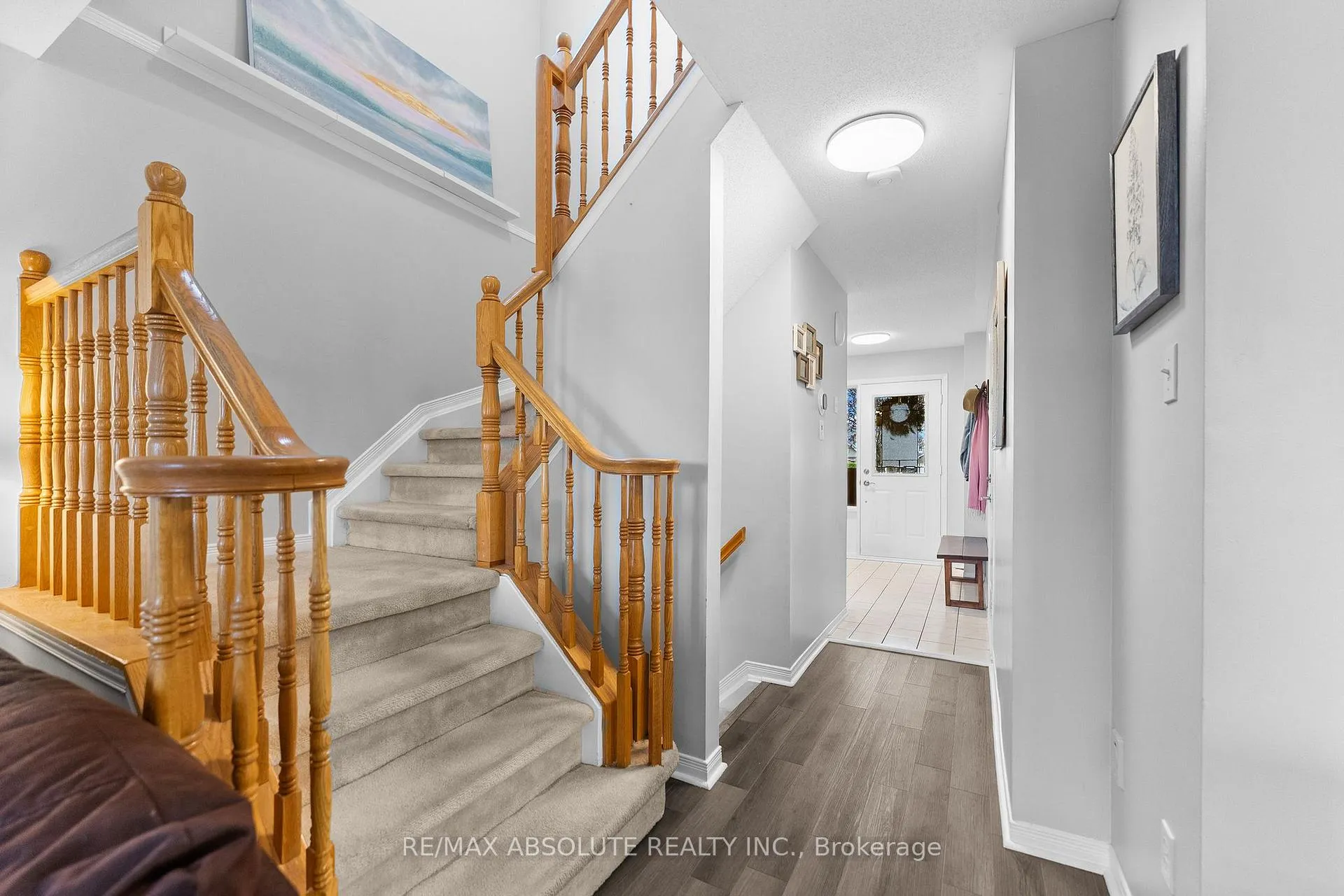 Photo 11 of 355 Fairbrooke Court, Arnprior — HOMEH