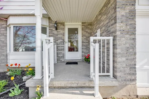 Photo 5 of 59 Vanier Place, St. Thomas — HOMEH