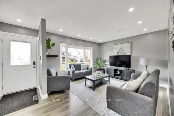 Photo 8 of 59 Vanier Place, St. Thomas — HOMEH