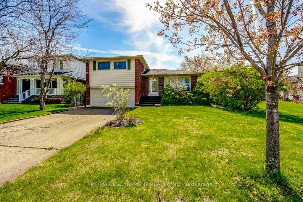 Photo 2 of 4356 Dublin Crescent, Burlington, Shoreacres — HOMEH