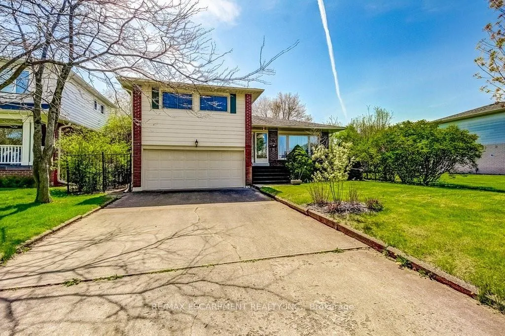 Photo 3 of 4356 Dublin Crescent, Burlington, Shoreacres — HOMEH