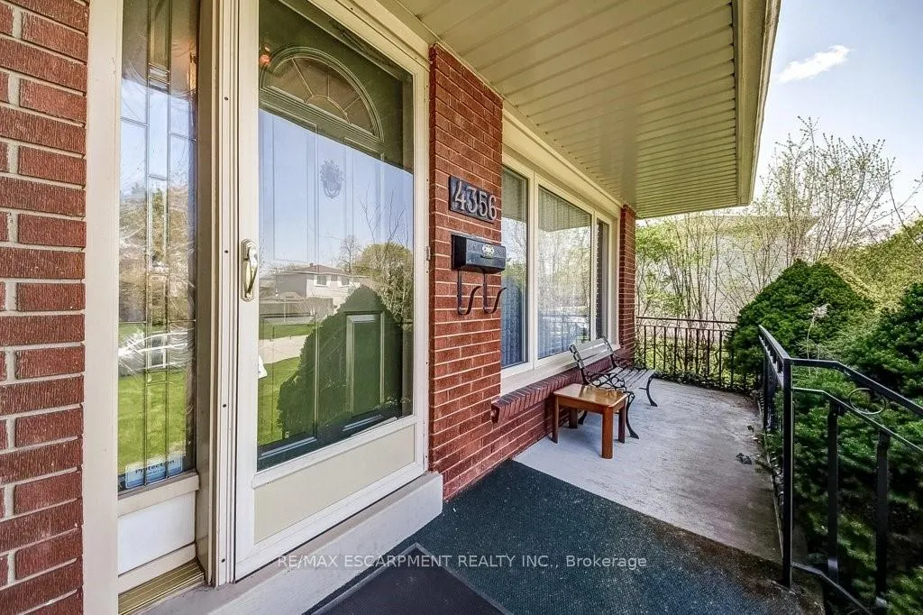 Photo 6 of 4356 Dublin Crescent, Burlington, Shoreacres — HOMEH