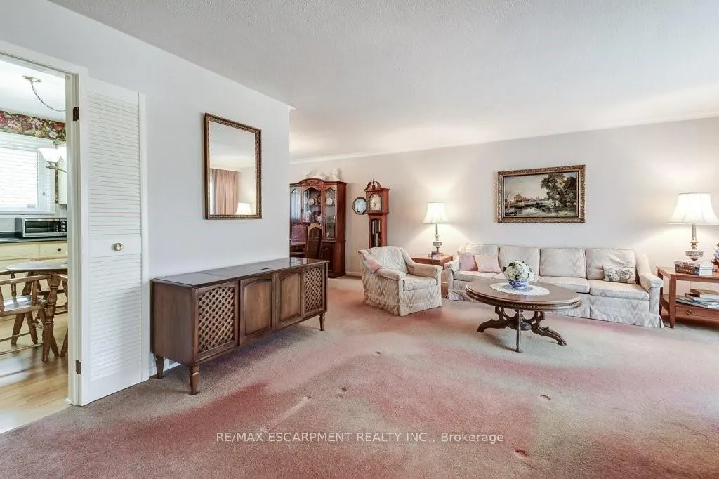 Photo 9 of 4356 Dublin Crescent, Burlington, Shoreacres — HOMEH