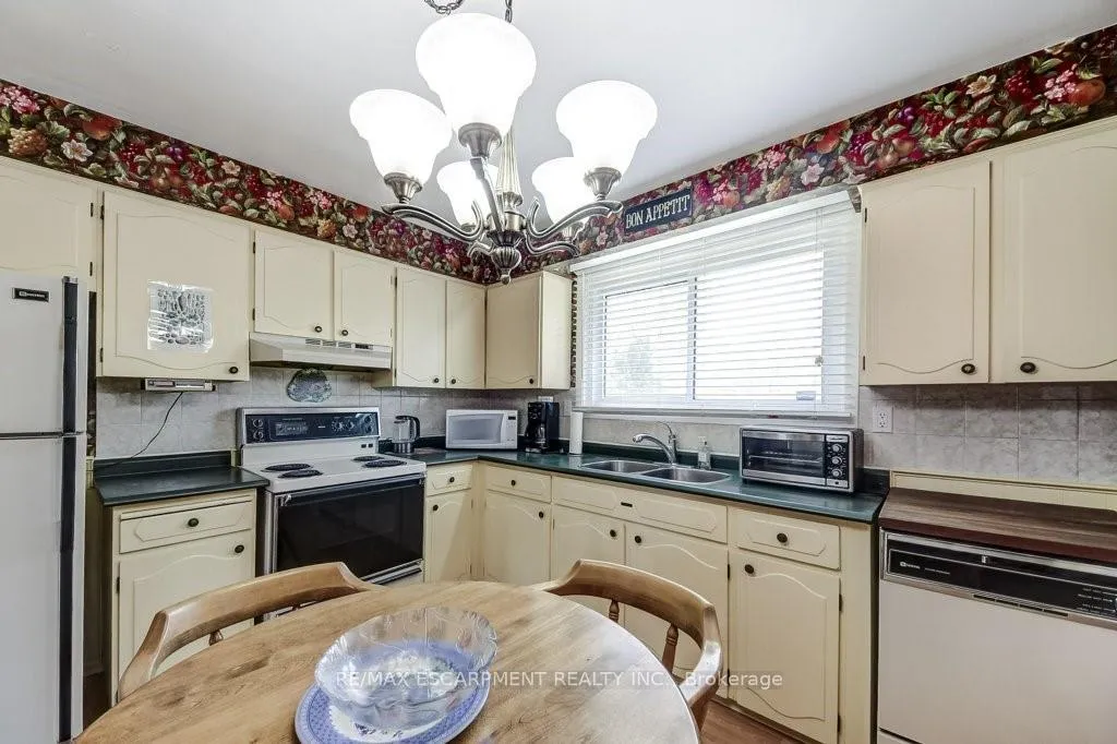 Photo 19 of 4356 Dublin Crescent, Burlington, Shoreacres — HOMEH