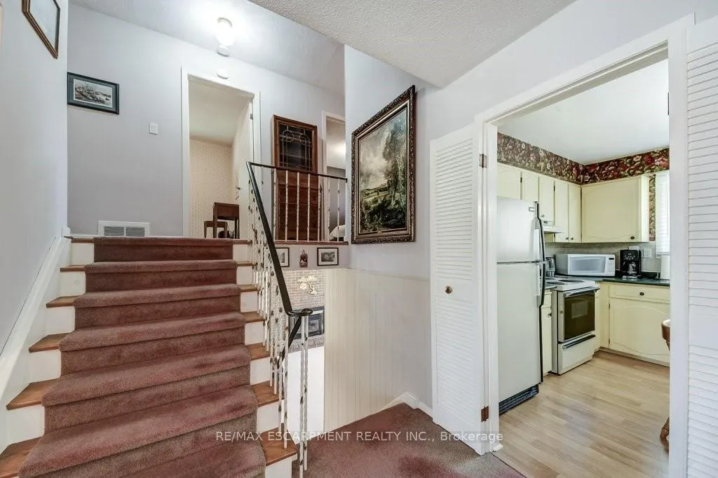 Photo 20 of 4356 Dublin Crescent, Burlington, Shoreacres — HOMEH