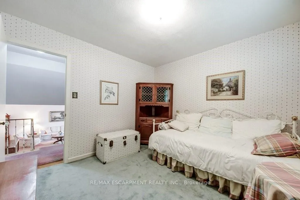 Photo 23 of 4356 Dublin Crescent, Burlington, Shoreacres — HOMEH