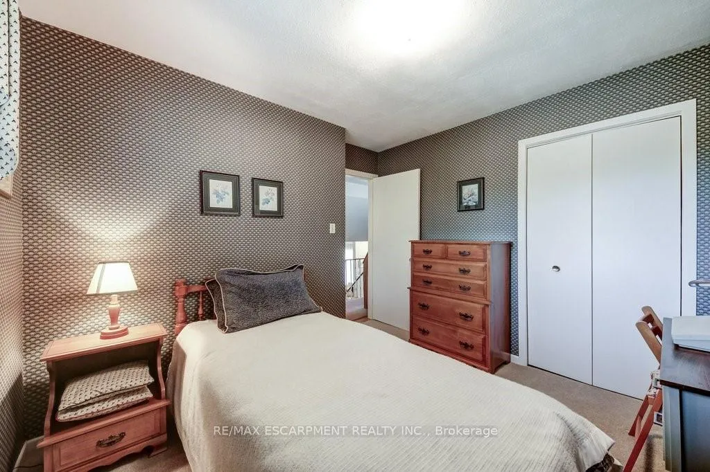 Photo 25 of 4356 Dublin Crescent, Burlington, Shoreacres — HOMEH