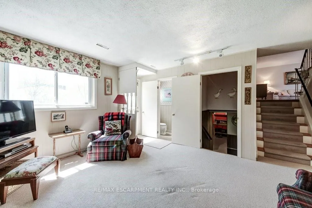 Photo 33 of 4356 Dublin Crescent, Burlington, Shoreacres — HOMEH