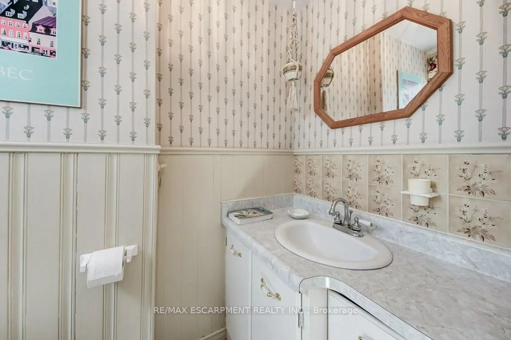Photo 34 of 4356 Dublin Crescent, Burlington, Shoreacres — HOMEH