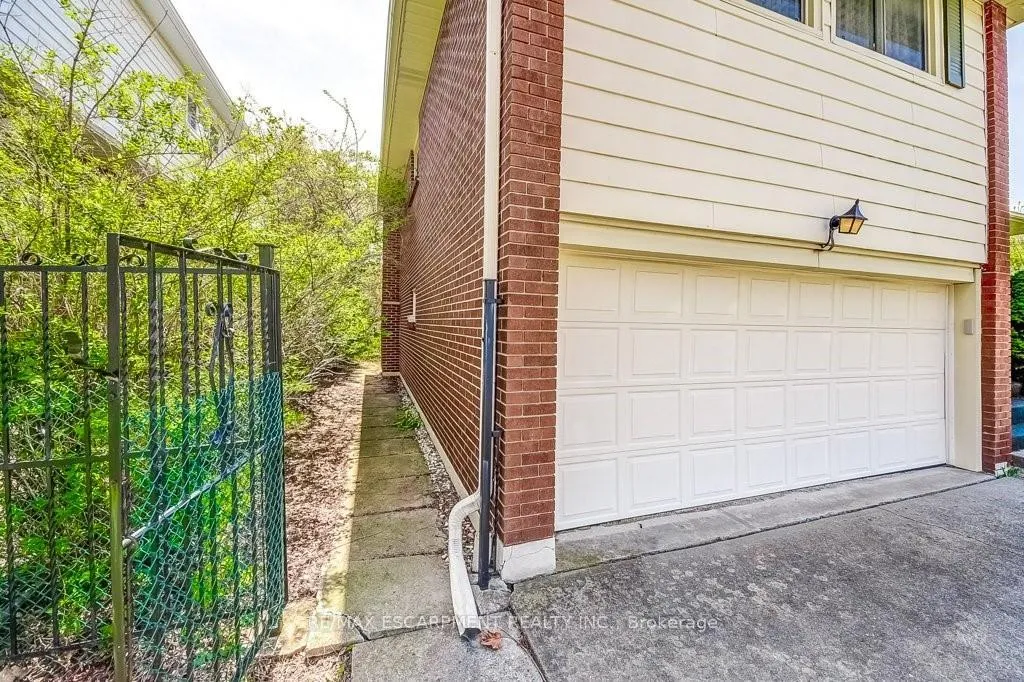 Photo 40 of 4356 Dublin Crescent, Burlington, Shoreacres — HOMEH