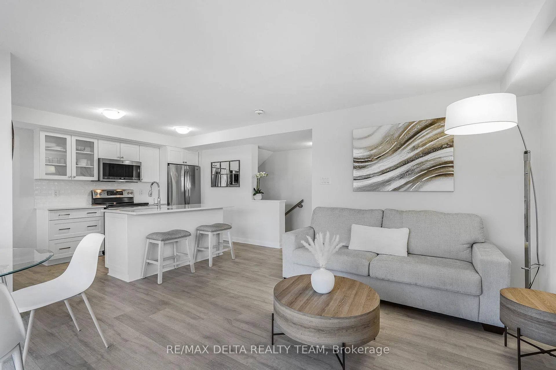 Photo 6 of Unit D, 516 Decoeur Drive, Ottawa, Avalon West — HOMEH