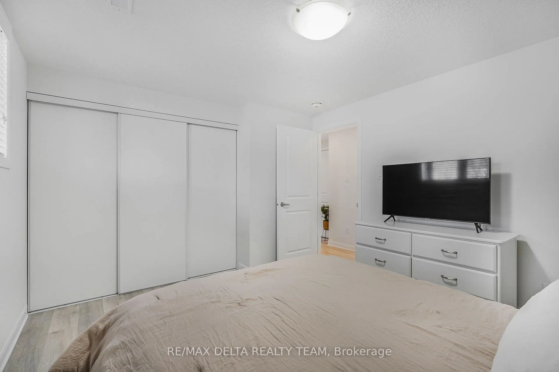 Photo 15 of Unit D, 516 Decoeur Drive, Ottawa, Avalon West — HOMEH
