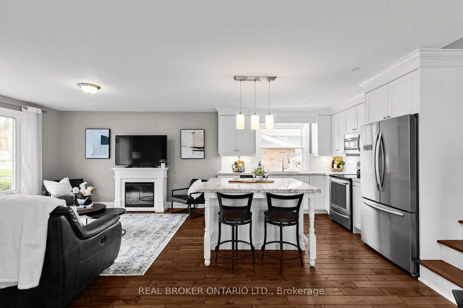 Photo 4 of 319 Brewery Lane, Orillia — HOMEH