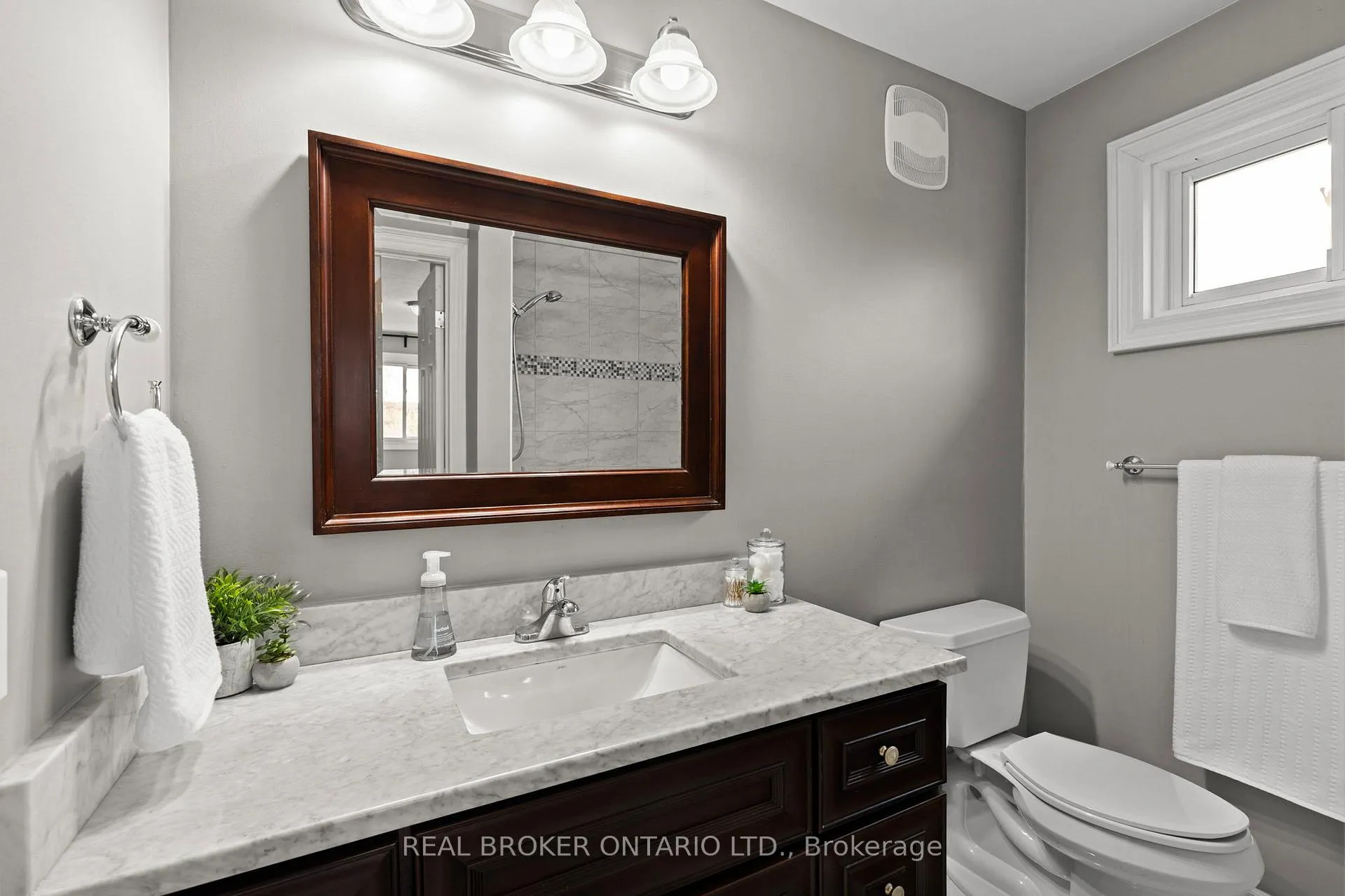 Photo 19 of 319 Brewery Lane, Orillia — HOMEH