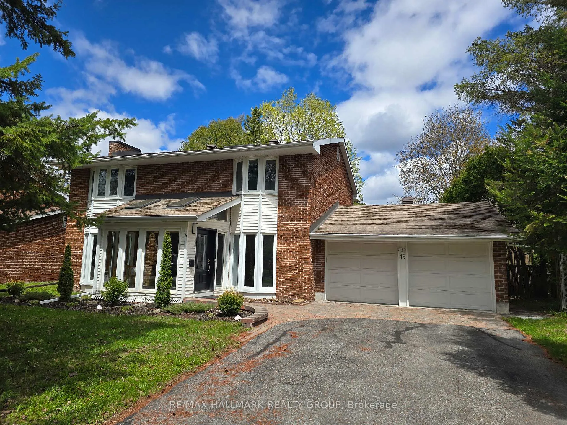 Photo 1 of 19 Kingsford Crescent, Ottawa, Kanata - Beaverbrook — HOMEH