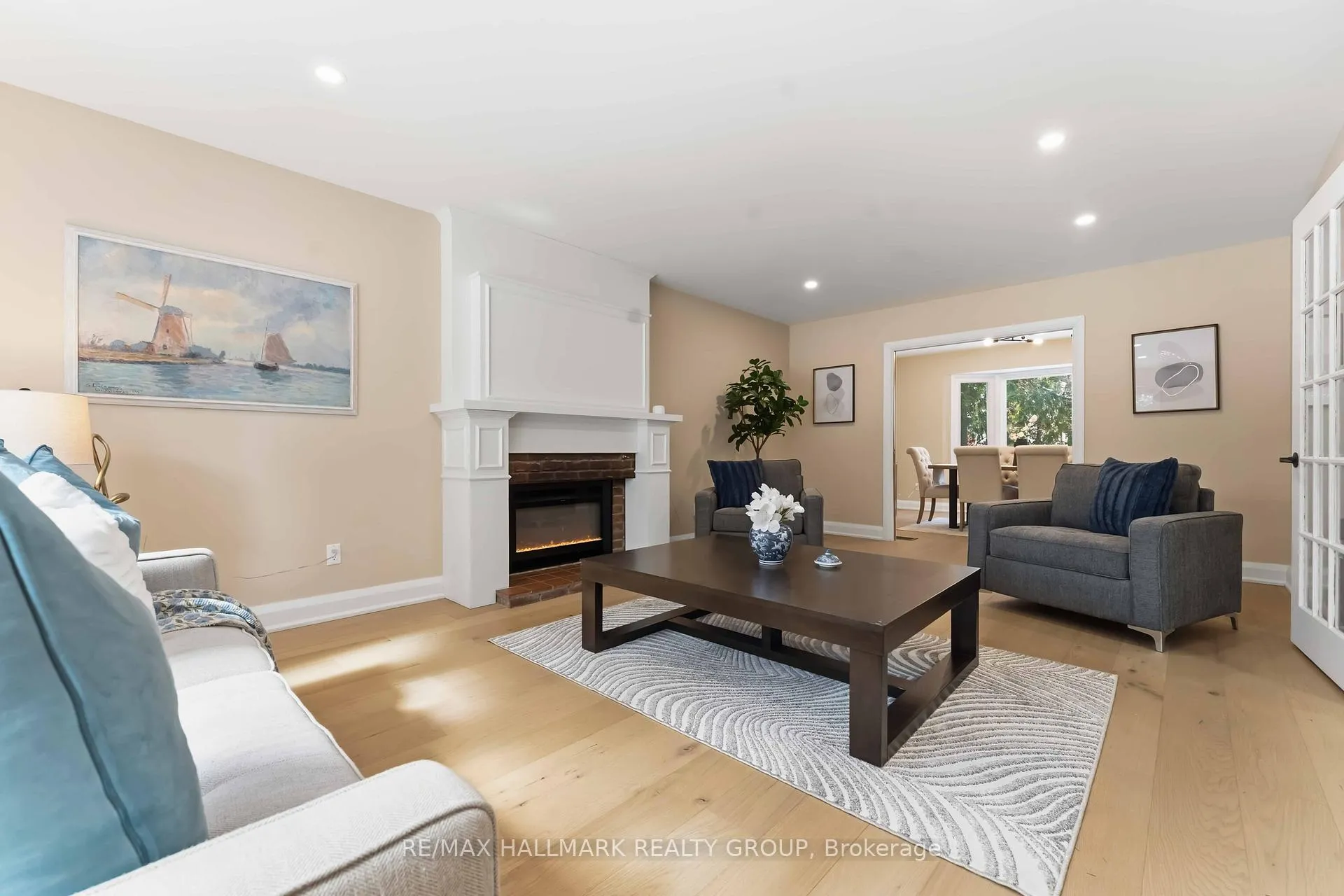 Photo 3 of 19 Kingsford Crescent, Ottawa, Kanata - Beaverbrook — HOMEH